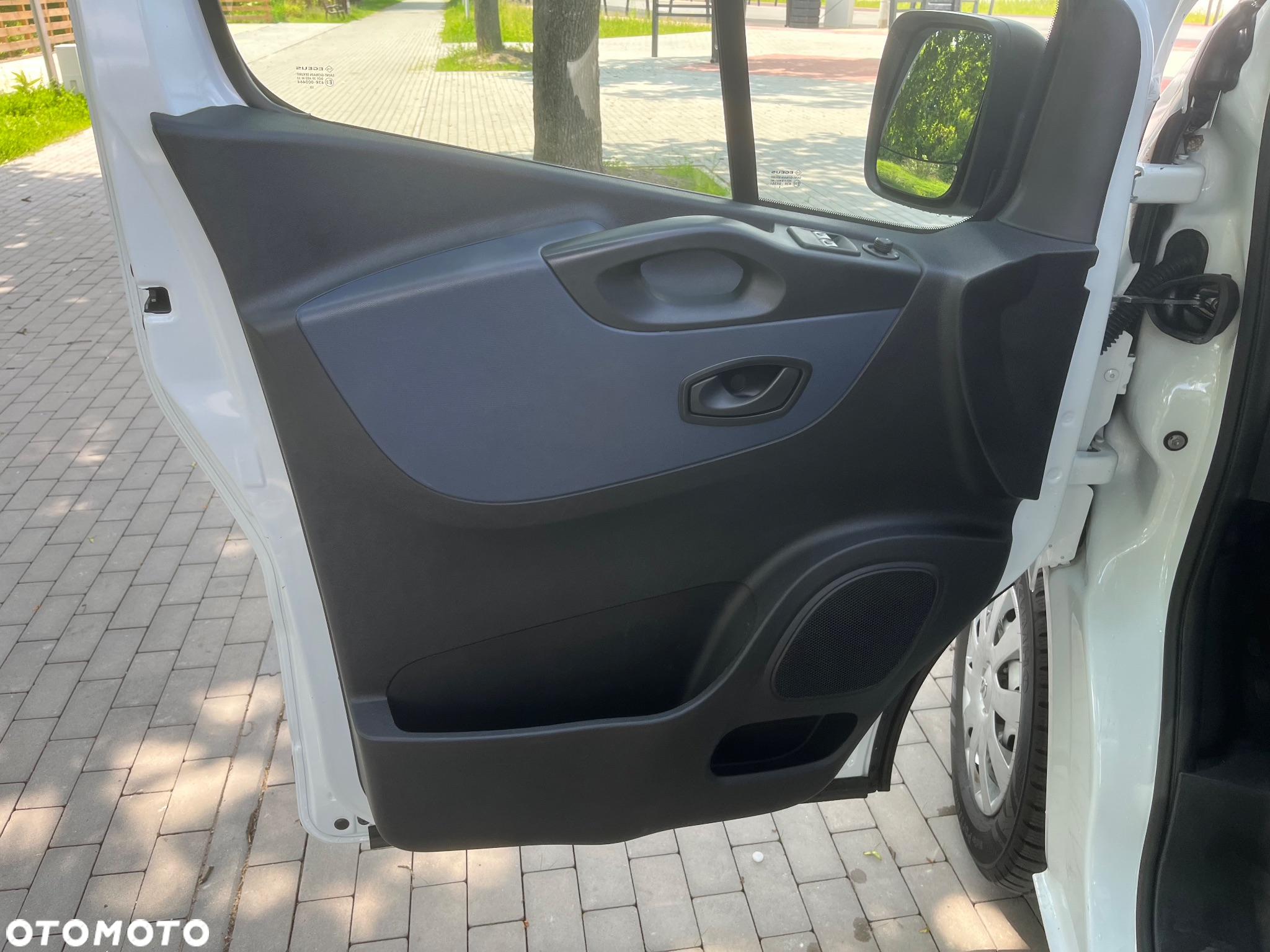 Opel Vivaro - 10