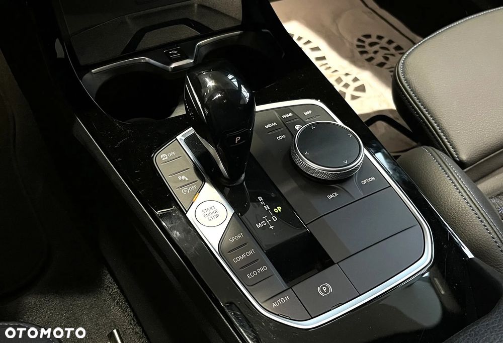 BMW Seria 2 220d M Sport - 17