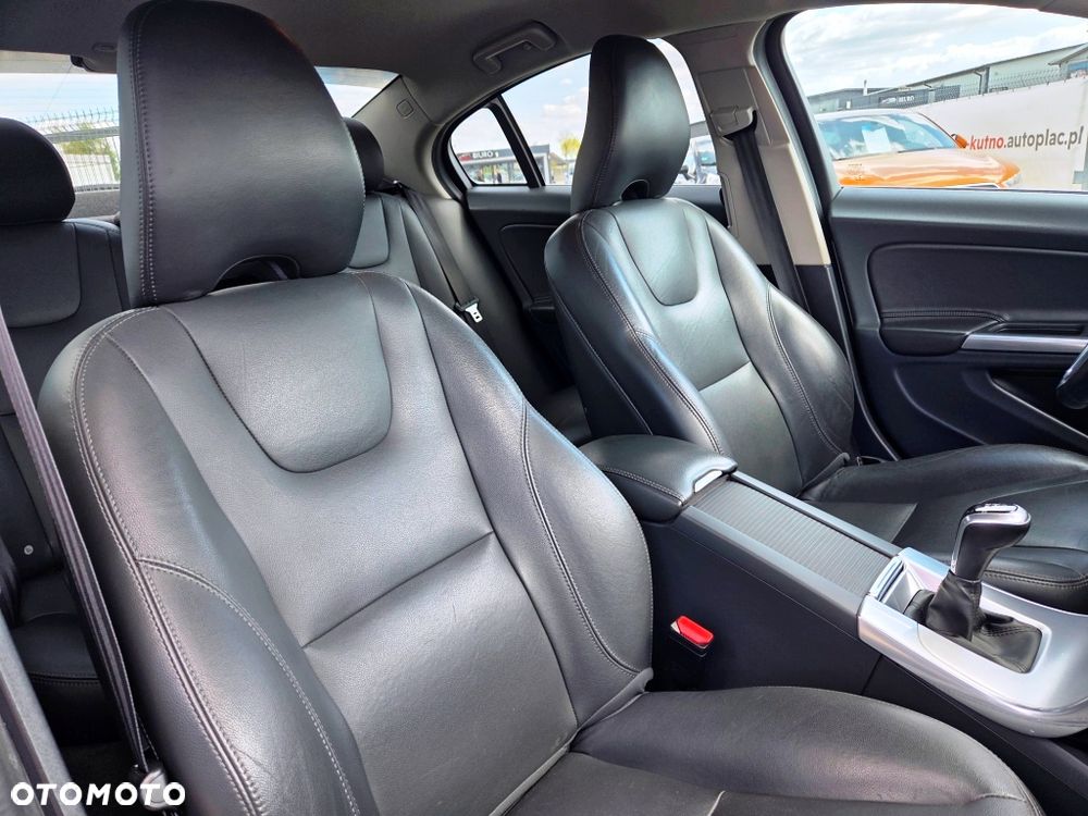 Volvo S60 D2 Drive-E Momentum - 34