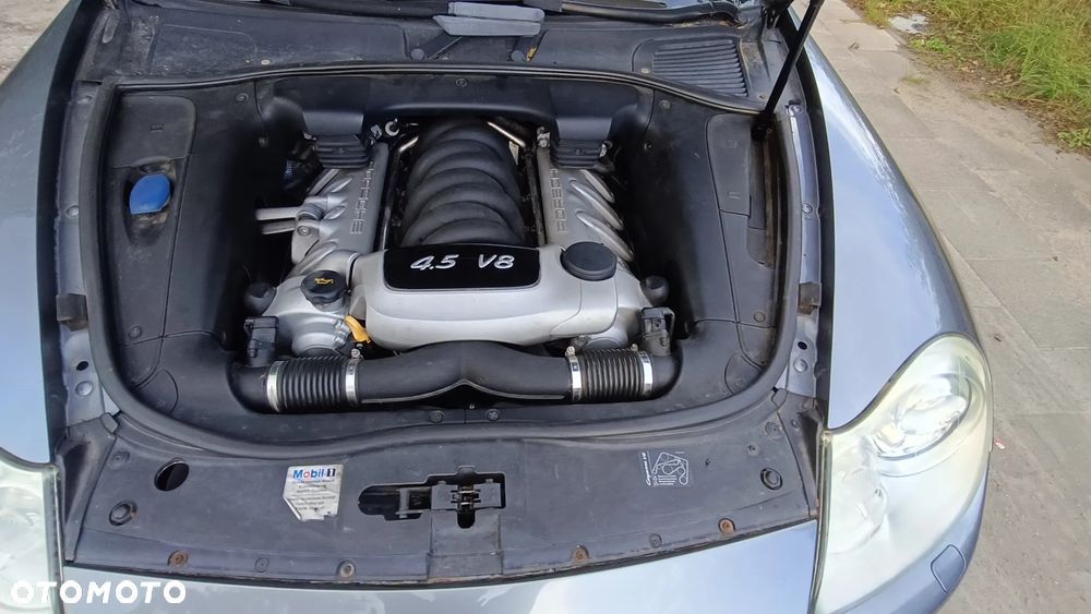 Porsche Cayenne - 8