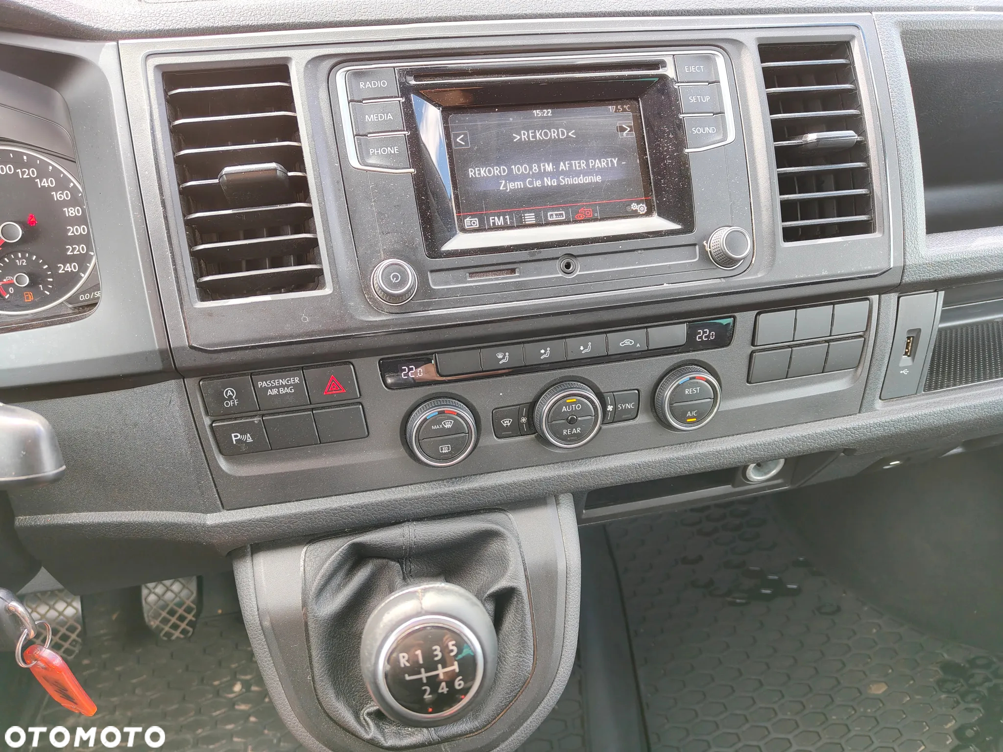 Volkswagen Caravelle 2.0 TDI L2 Comfortline - 13