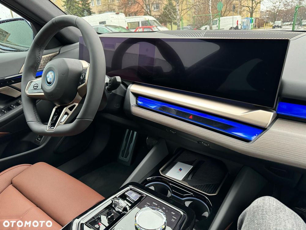 BMW Seria 5 550e xDrive PHEV M Sport - 12