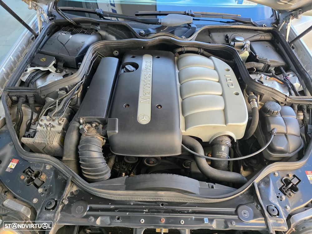 Mercedes-Benz E 220 CDi Avantgarde - 19