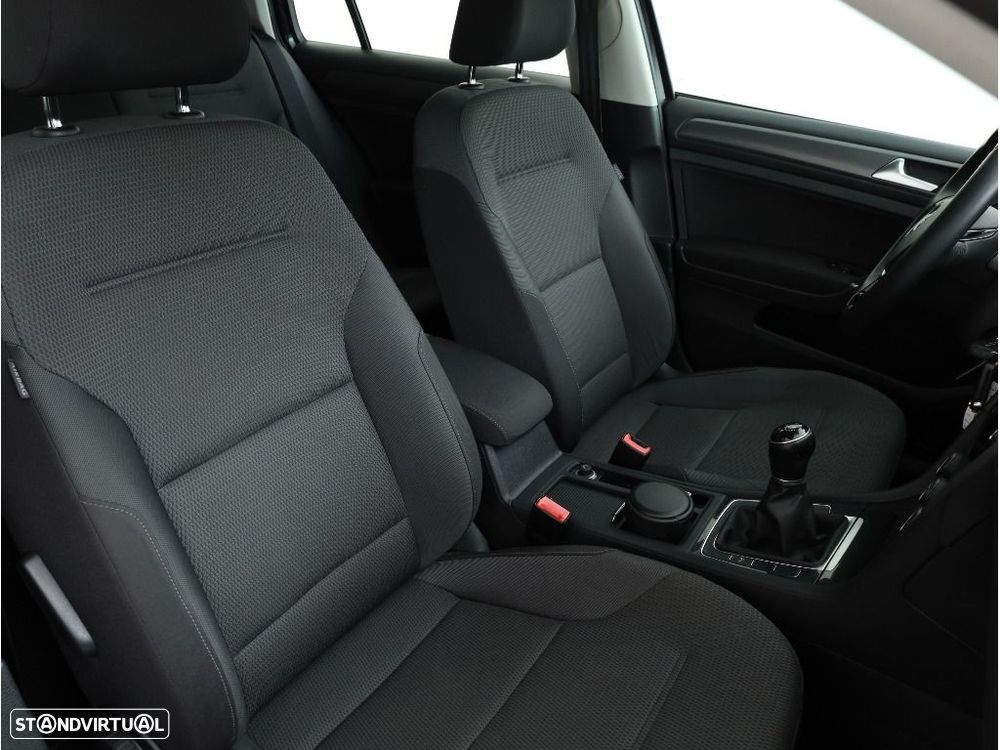 VW Golf Variant 1.6 TDi Confortline - 15