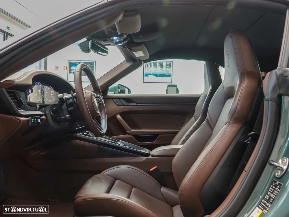 Porsche 911 (992) Carrera GTS - 10