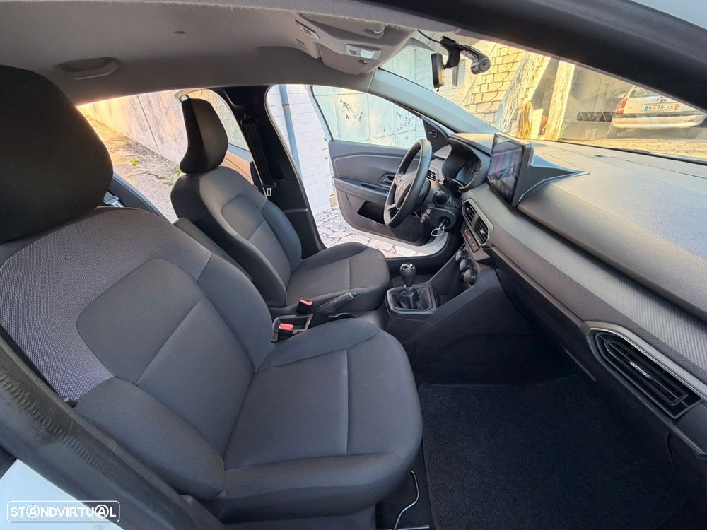 Dacia Sandero 1.0 SCe Essential — fotografia 16