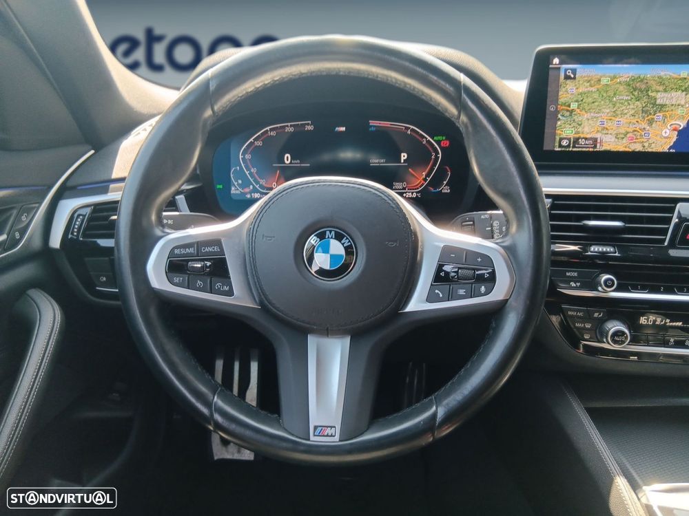BMW 520 d Pack Desportivo M Auto - 13