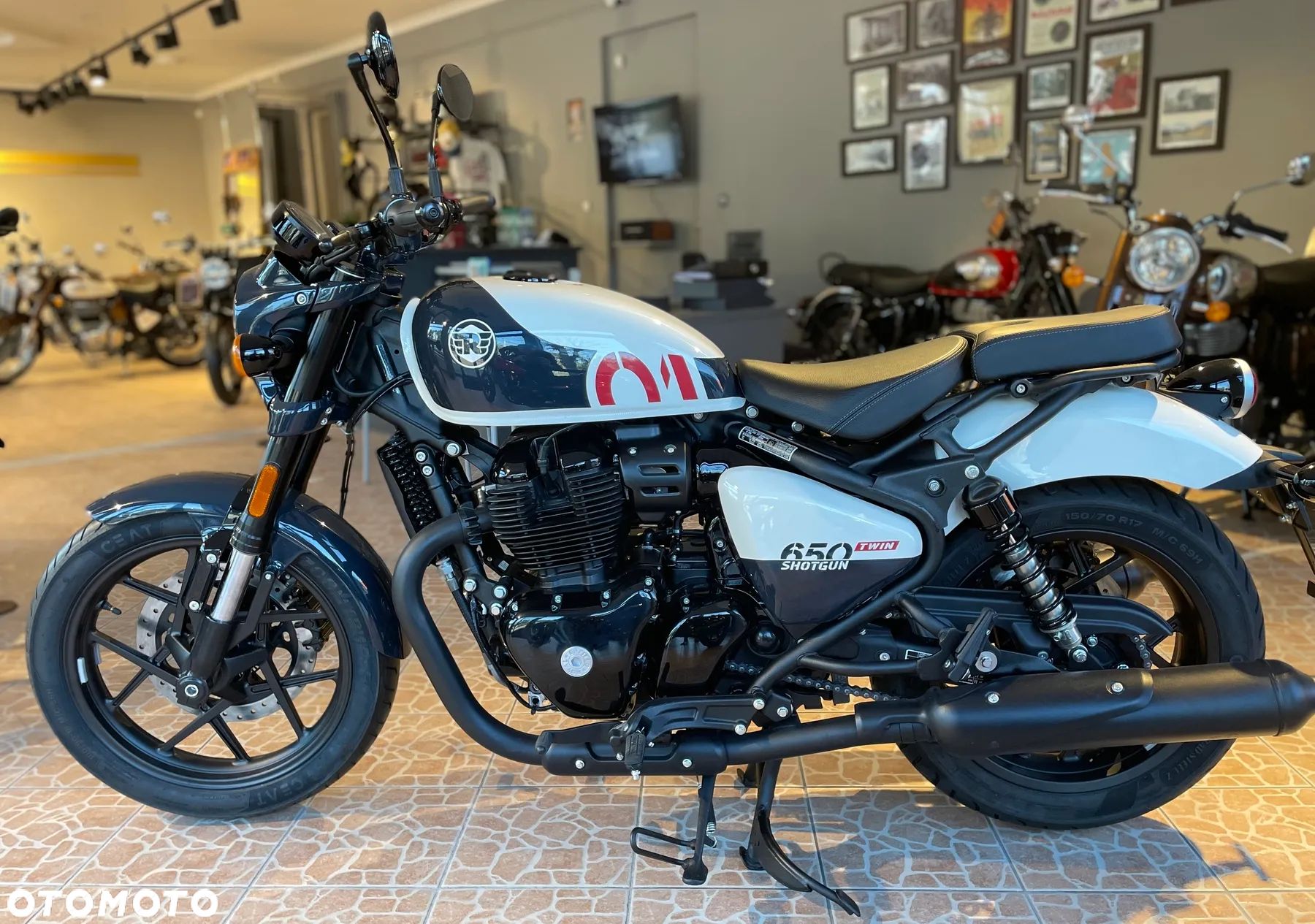 Royal Enfield Shotgun - 1
