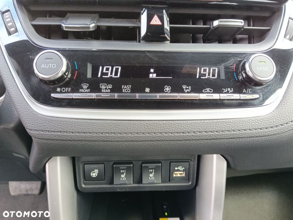 Toyota Corolla Cross - 18