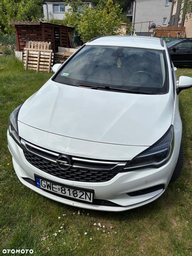 Opel Astra 1.6 CDTI Enjoy - 1