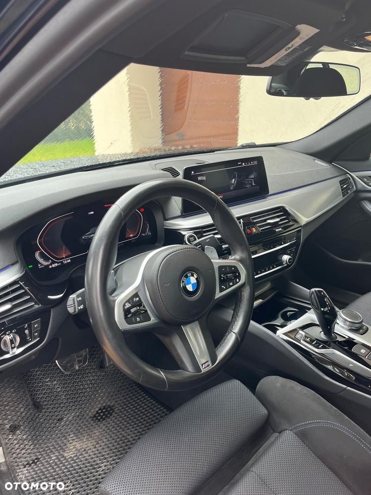 BMW Seria 5 520d xDrive - 4