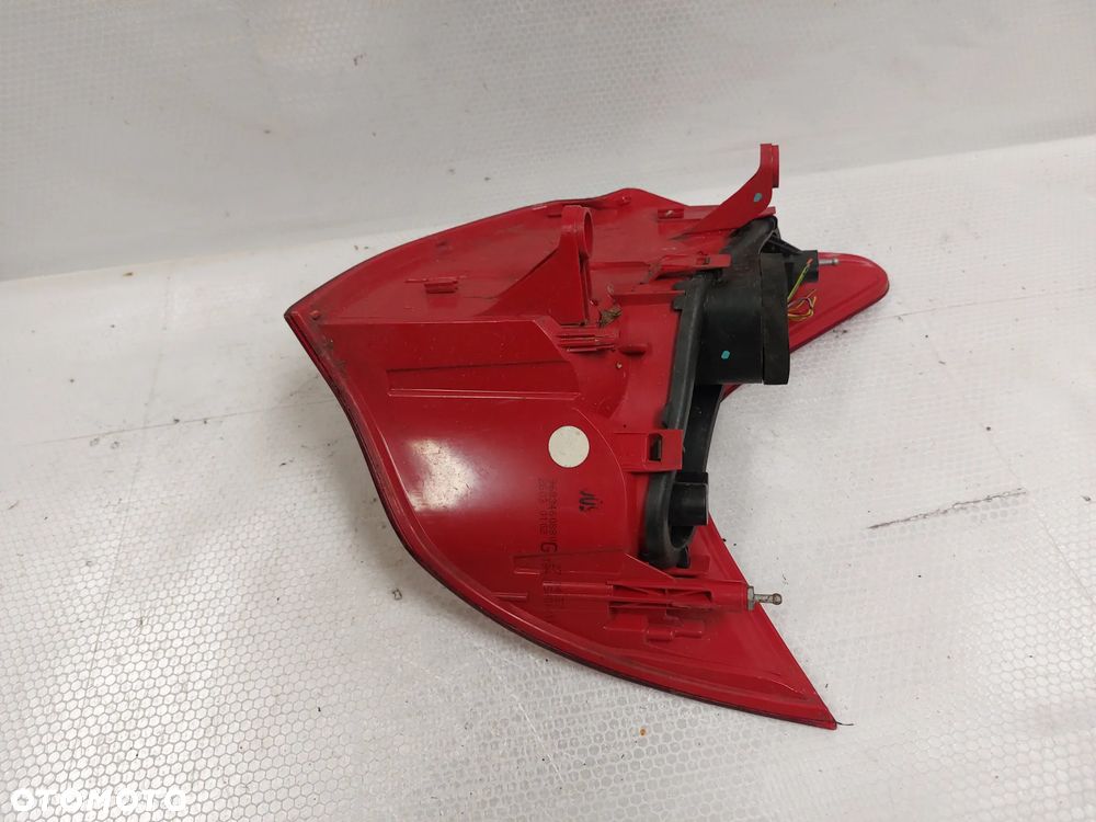 .  LAMPA TYL TYLNA LEWA PEUGEOT 3008 - 5