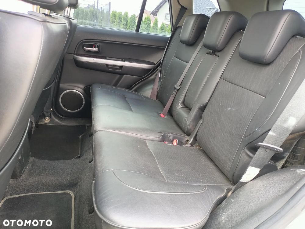 Suzuki Grand Vitara 2.0 De luxe - 8