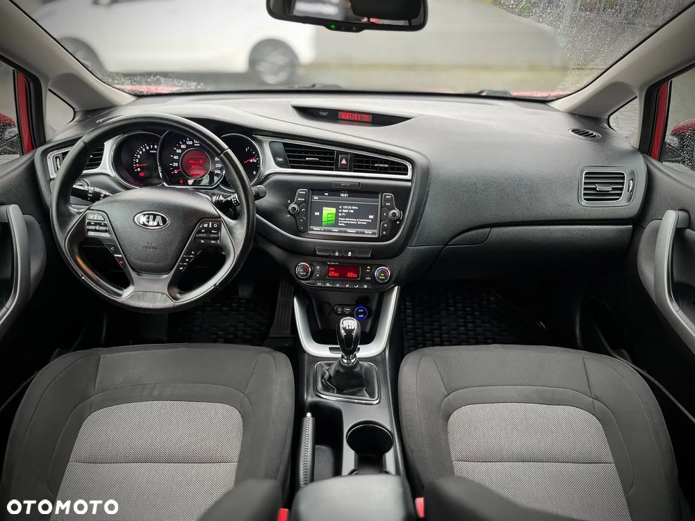 Kia Ceed Cee'd 1.6 GDI L - 8
