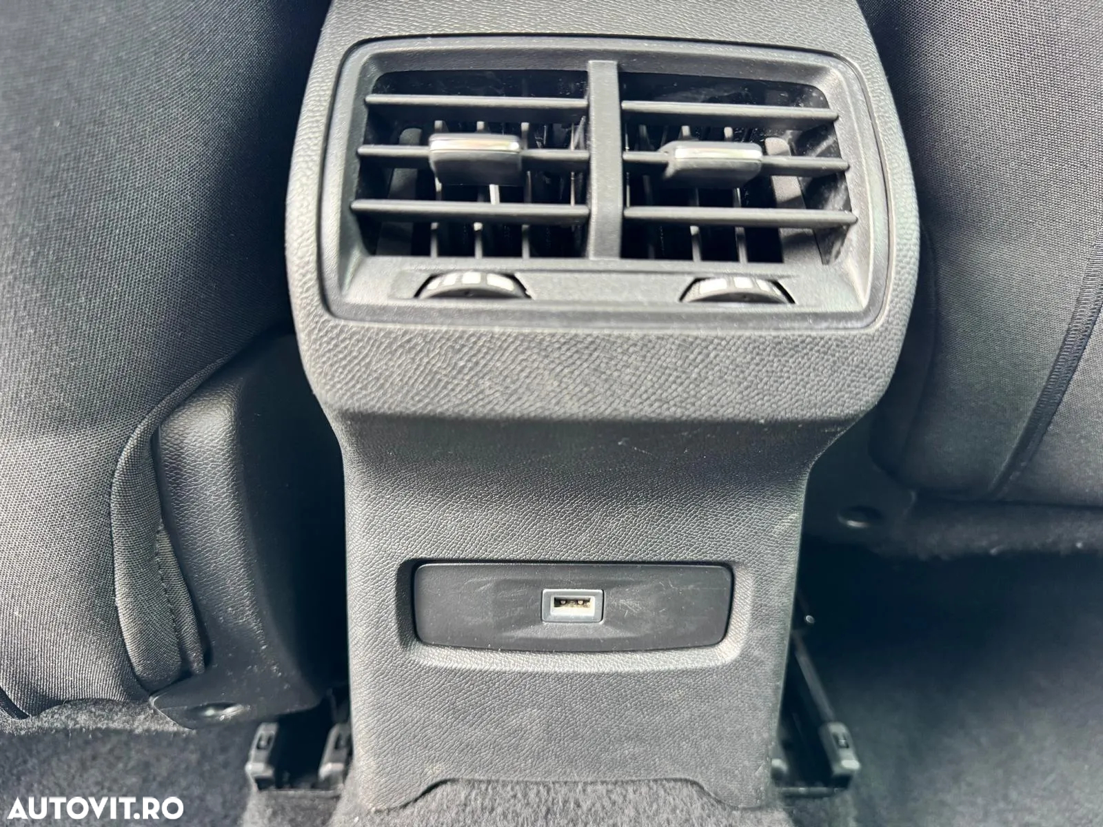 Citroën C4 1.2 PureTech S&S EAT8 Shine - 23
