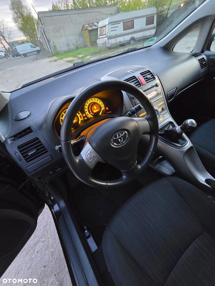 Toyota Auris 1.4 VVT-i Sol - 24