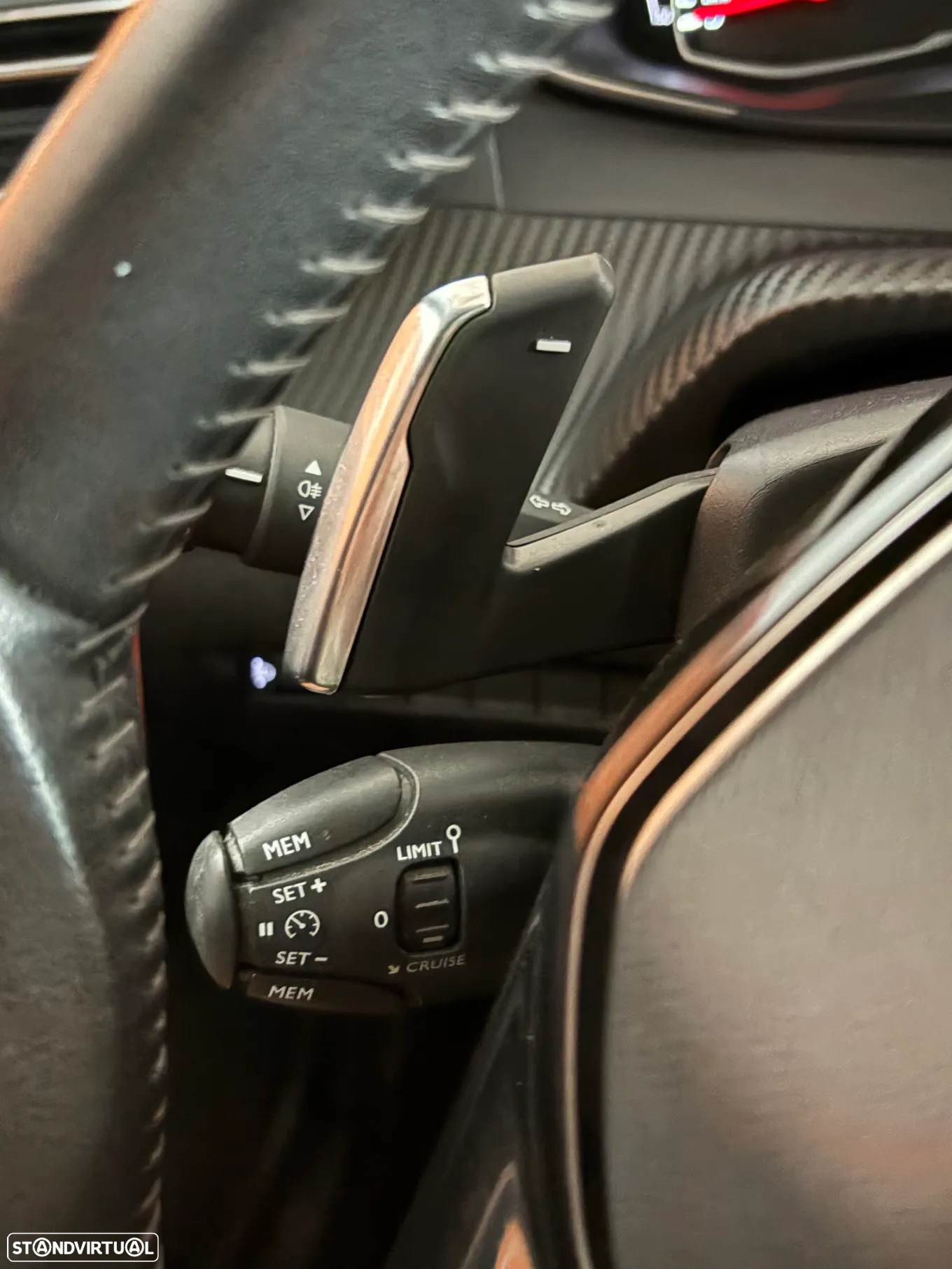 Peugeot 2008 PureTech 130 EAT8 Allure - 16