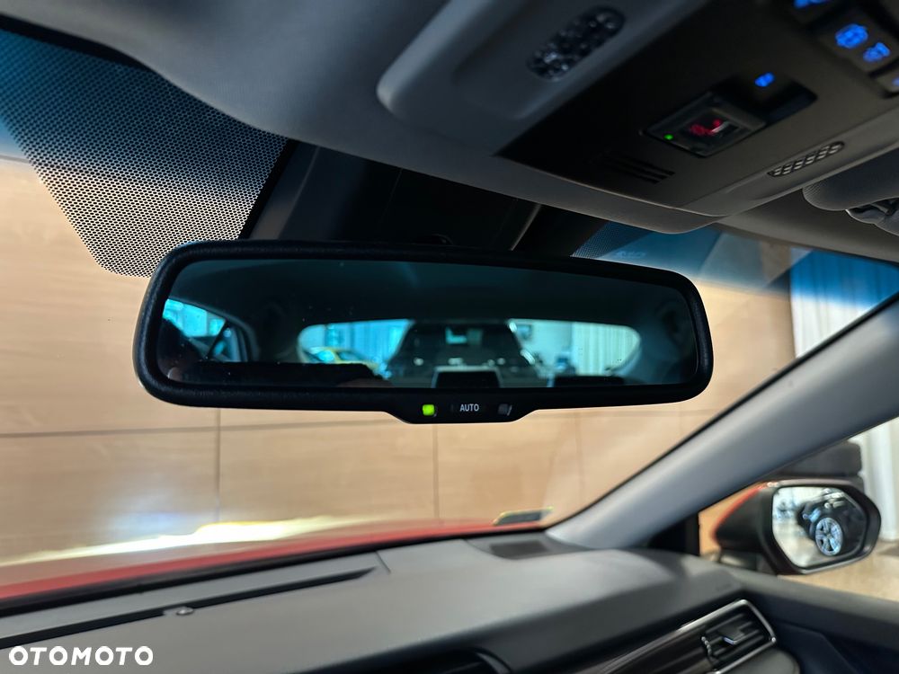 Toyota Camry 2.5 Hybrid Executive CVT - 24
