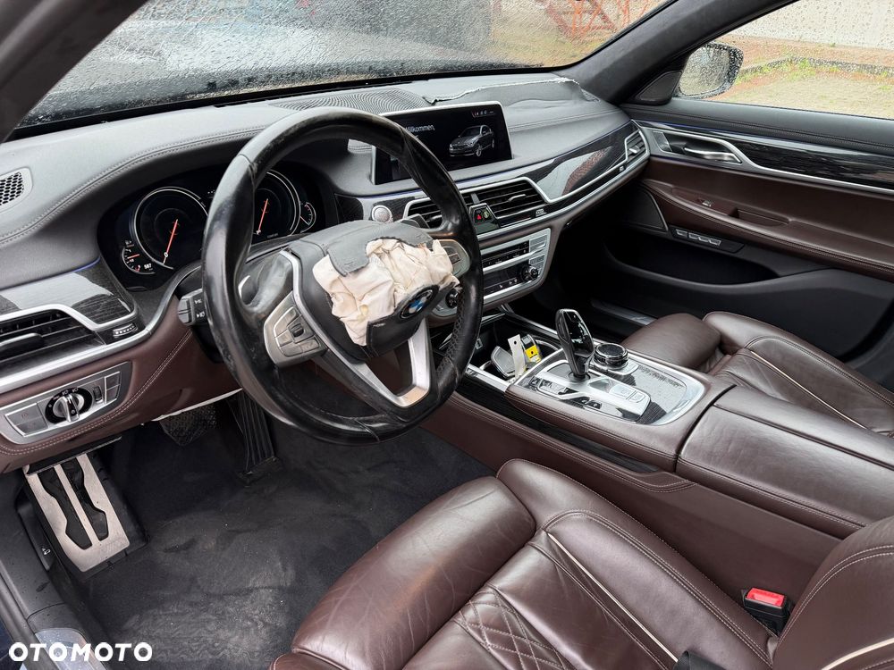 BMW Seria 7 740d xDrive - 13