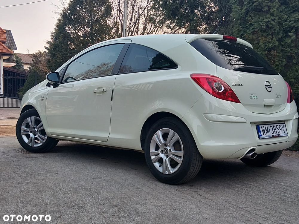Opel Corsa 1.4 16V 150 Jahre - 4