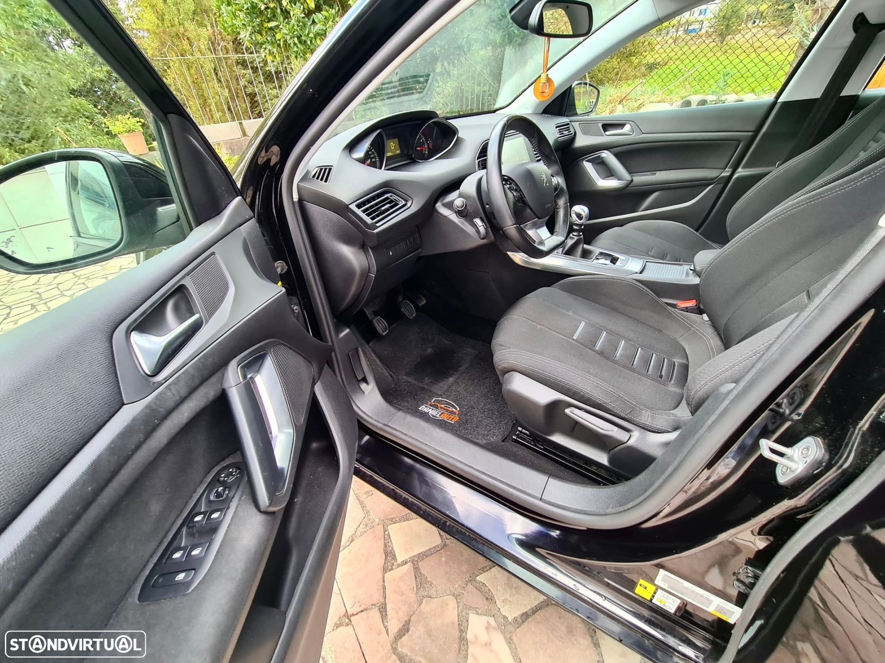 Peugeot 308 1.2 PureTech Allure J17 - 8