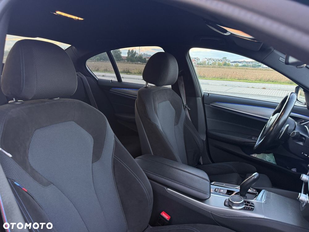 BMW Seria 5 520d M Sport - 10