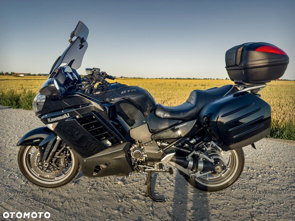 Kawasaki GTR - 7