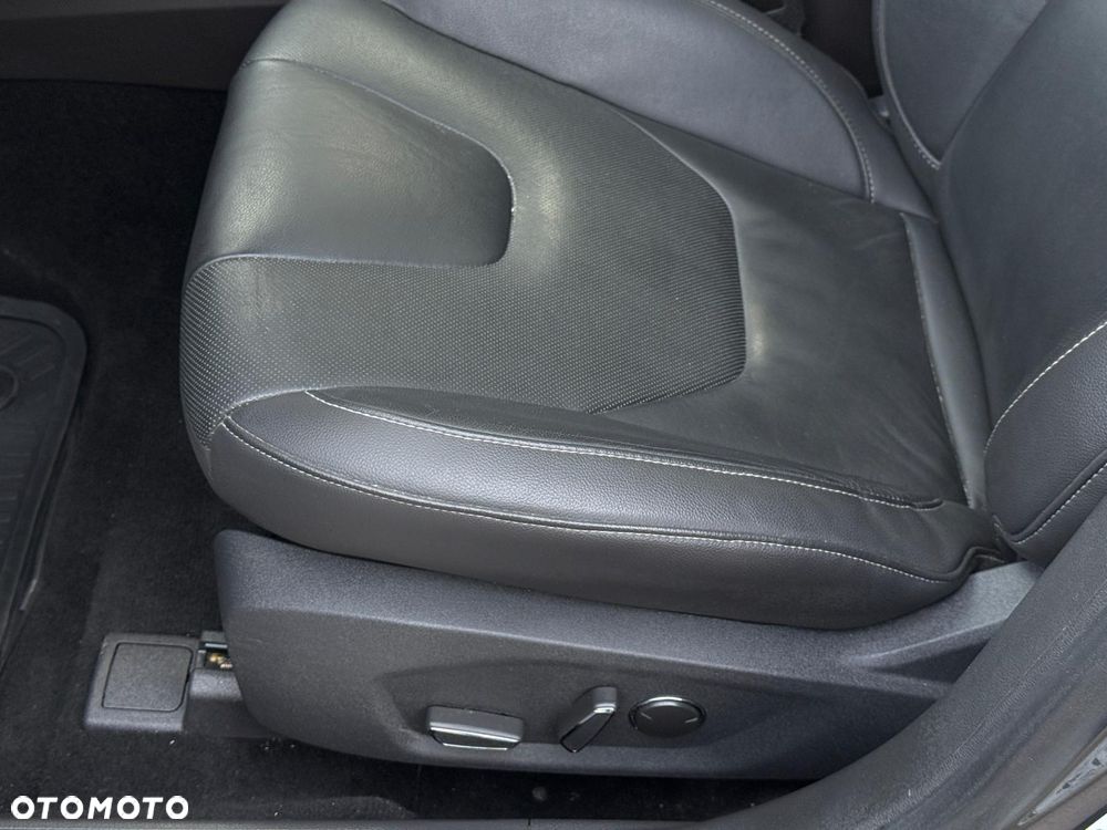 Ford Mondeo 2.0 EcoBoost STart-Stopp Autom Titanium - 16