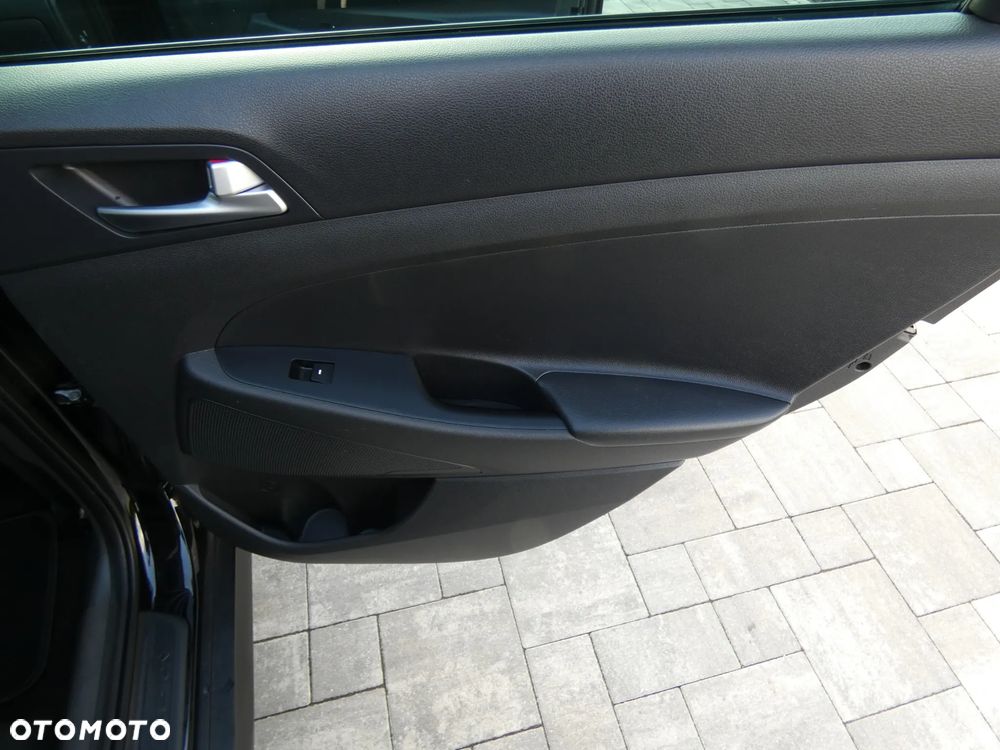 Hyundai Tucson 1.6 GDI BlueDrive Style 2WD - 32