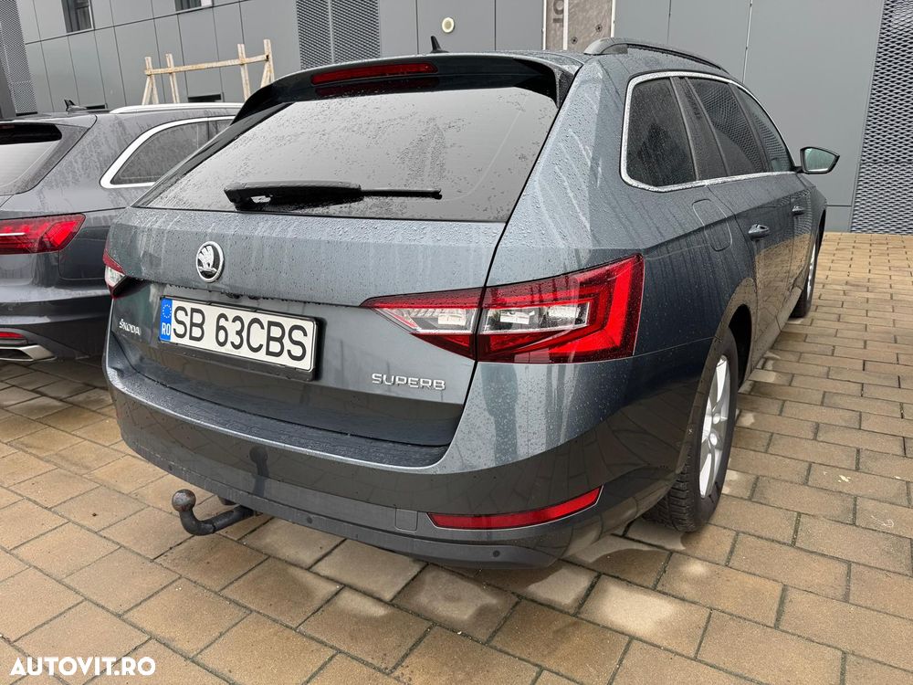 Skoda Superb 1.6 TDI DSG Ambition - 8