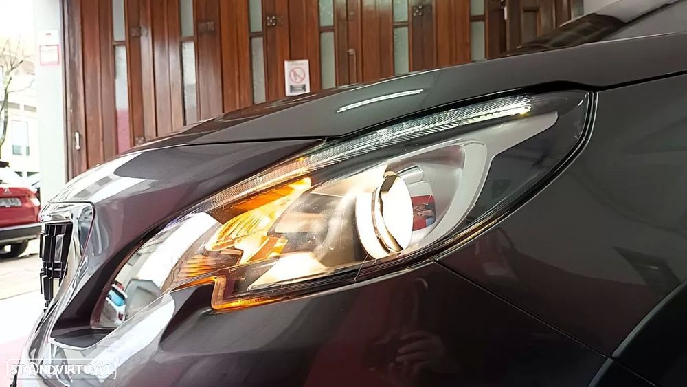 Peugeot 2008 1.2 PureTech Allure - 14