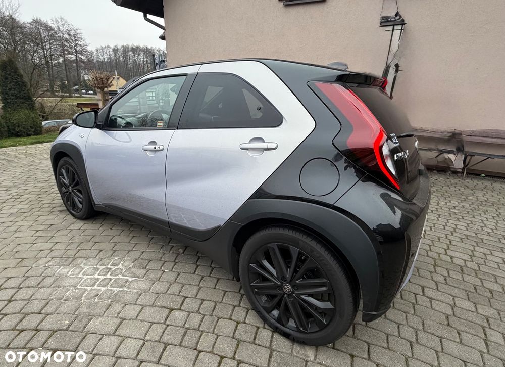 Toyota Aygo X 1.0 VVT-i JBL Edition X-shift - 3