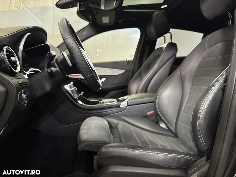 Mercedes-Benz GLC Coupe 300 de 4Matic 9G-TRONIC - 25