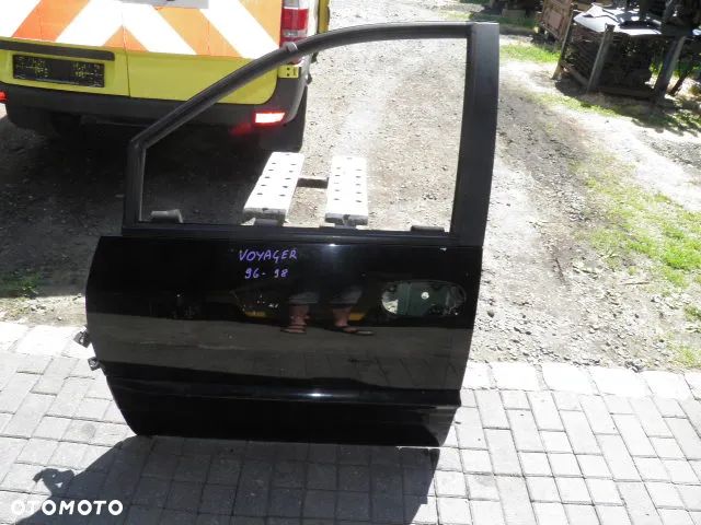 DRZWI LEWE PRAWE CHRYSLER VOYAGER 96-98r