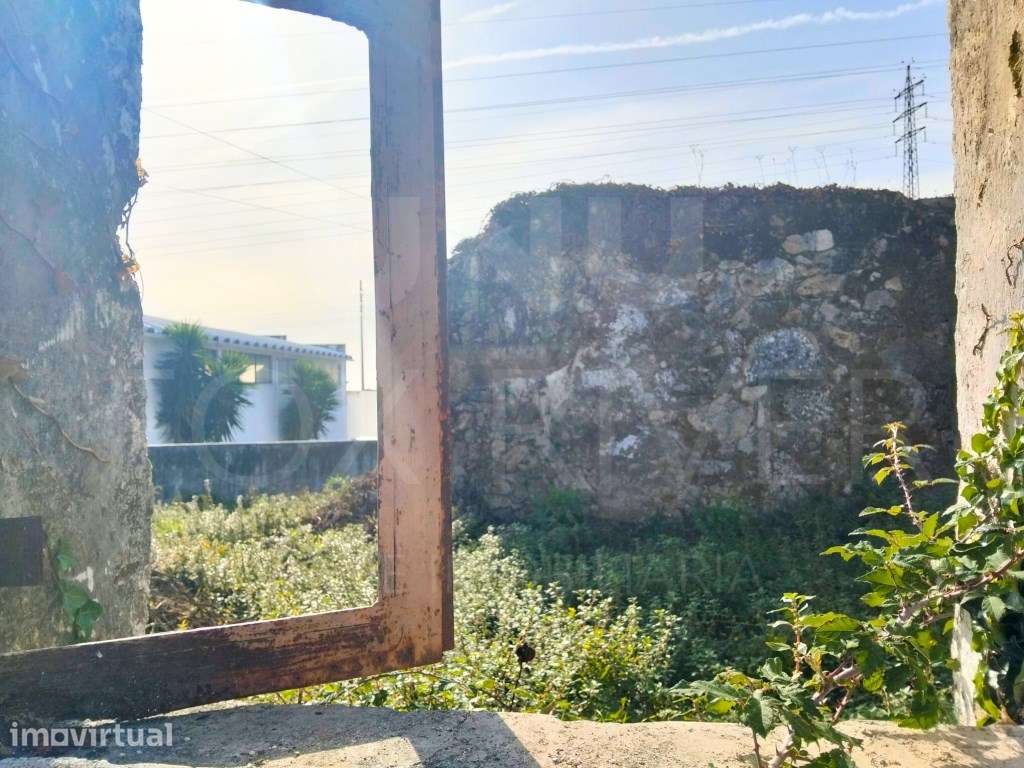 Terreno em Santa Marta de Portuzelo - Grande imagem: 4/7