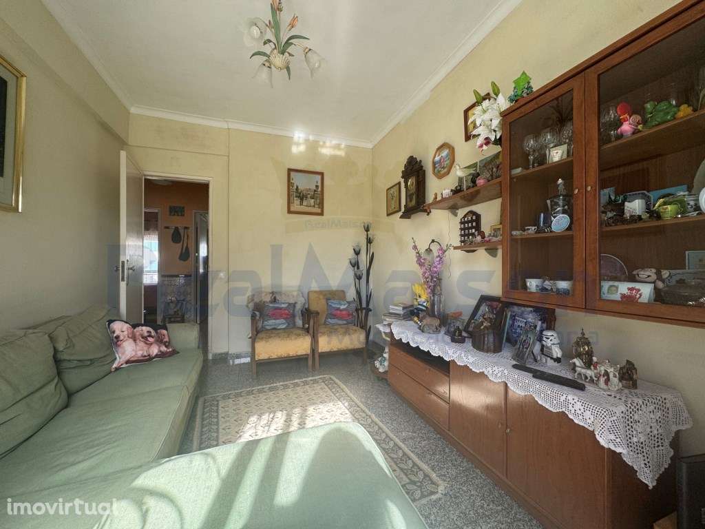 Vende-se Apartamento T2 - centro Mem Martins - Grande imagem: 2/14