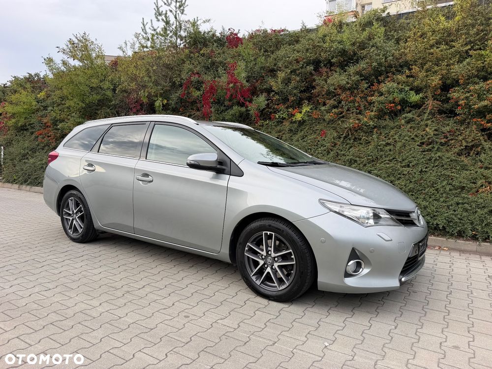 Toyota Auris 2.0 D-4D Premium Comfort - 2