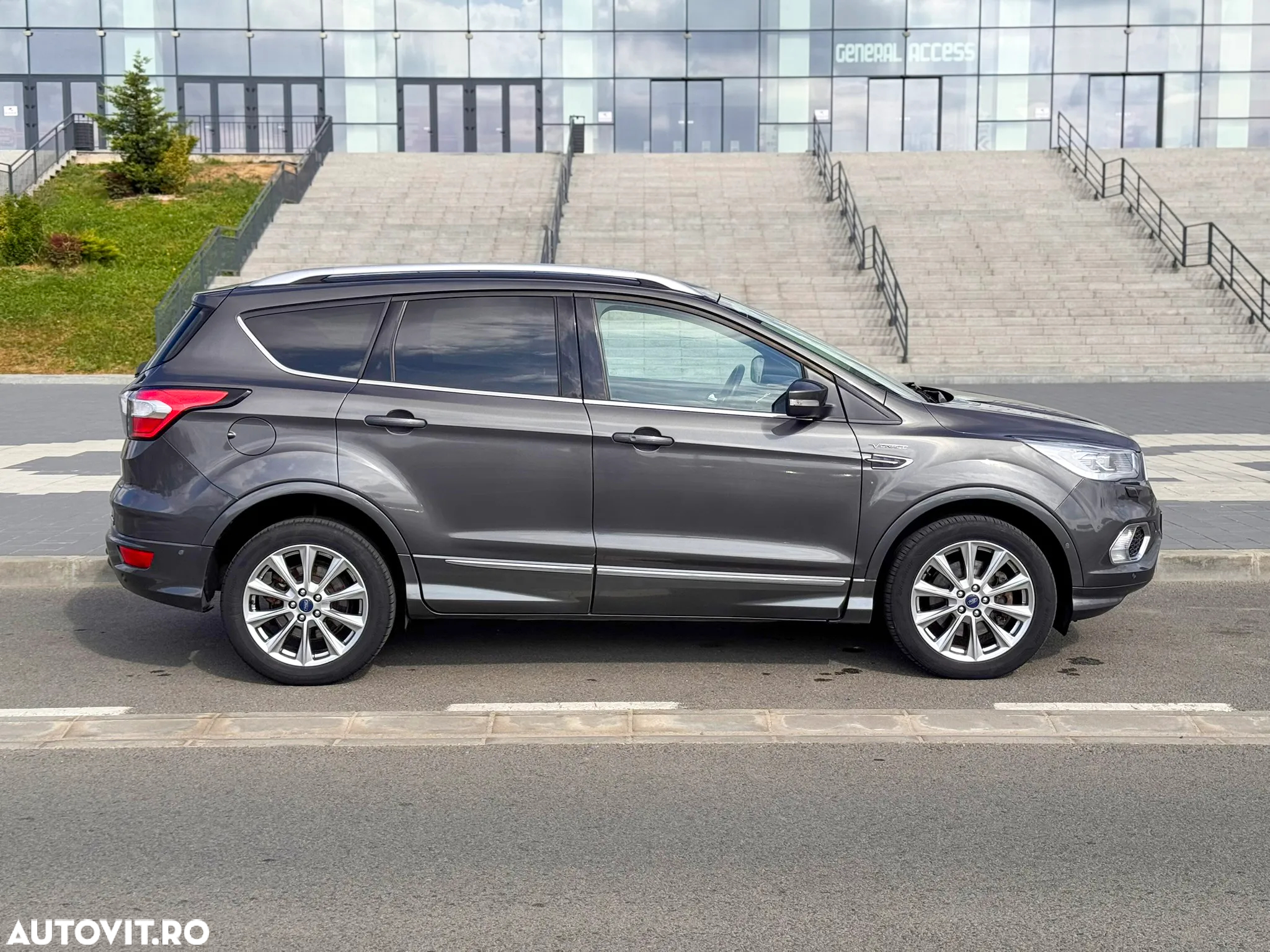 Ford Kuga 2.0 TDCi 4x4 Aut. Vignale - 14
