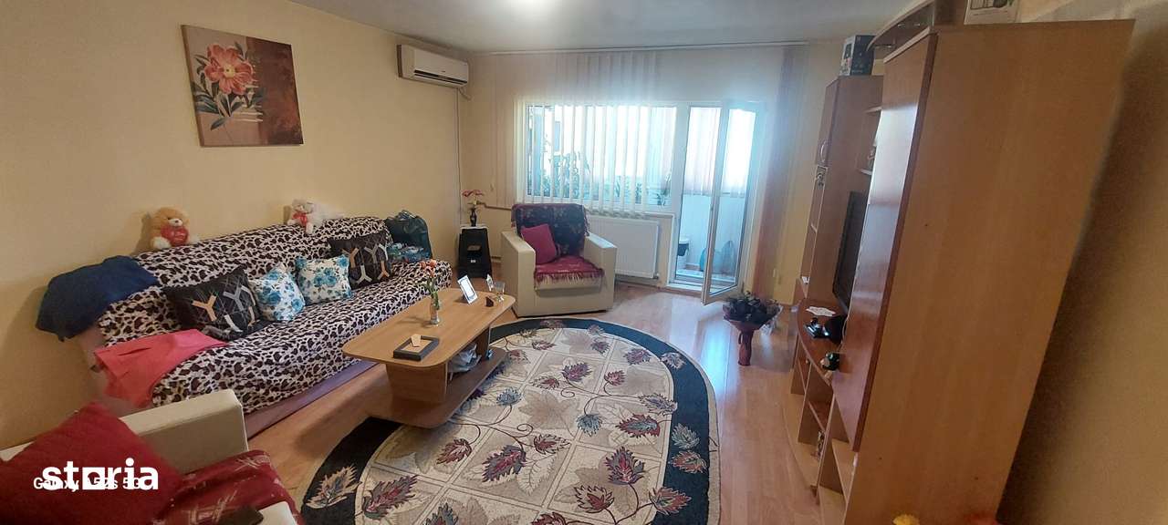 APARTAMENT SPAȚIOS CU 3 CAMERE DE VÂNZARE – ZONĂ CENTRALĂ — fotografia 3