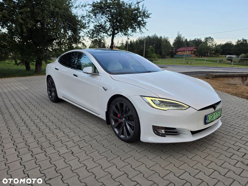 Tesla Model S - 1