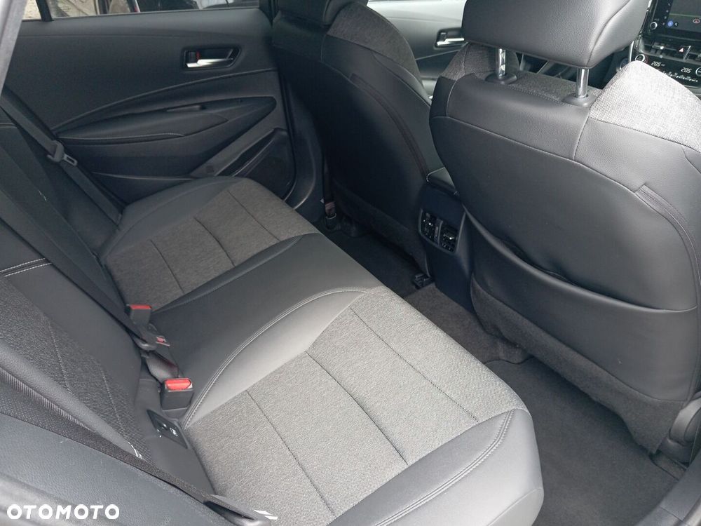 Toyota Corolla 2.0 Hybrid Comfort - 13