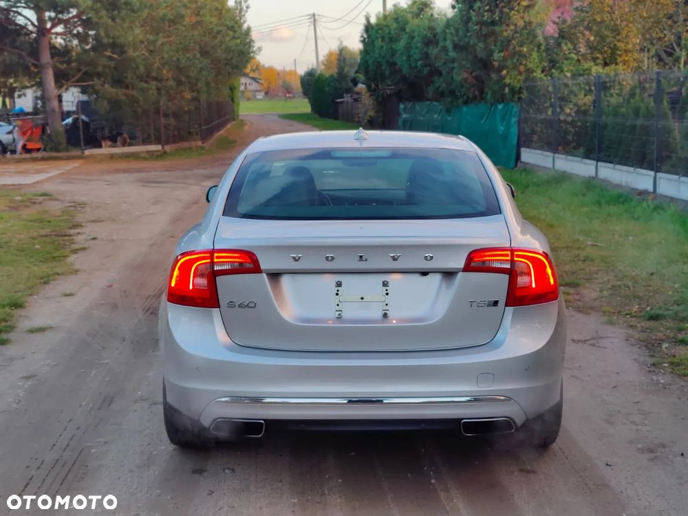 Volvo S60 2018 photo 2