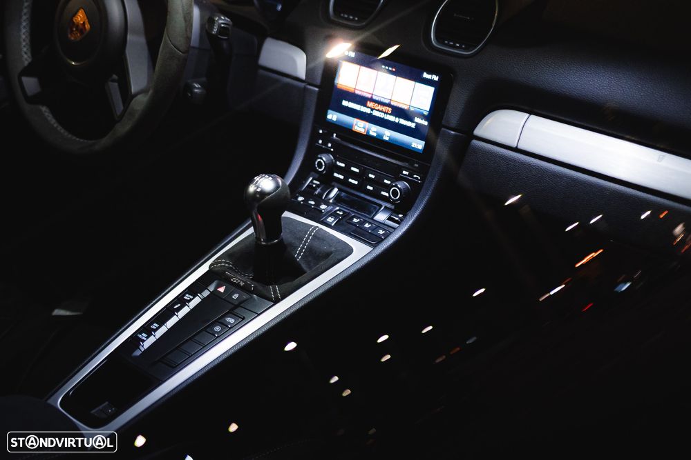 Porsche 718 Cayman GT4 - 7