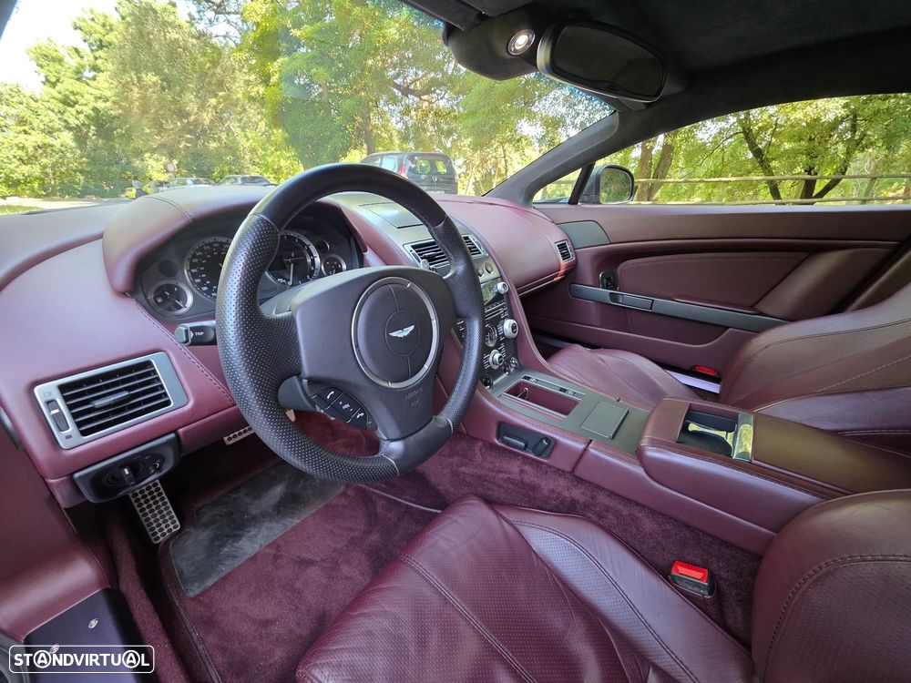 Aston Martin Vantage Coupe Sportshift - 17