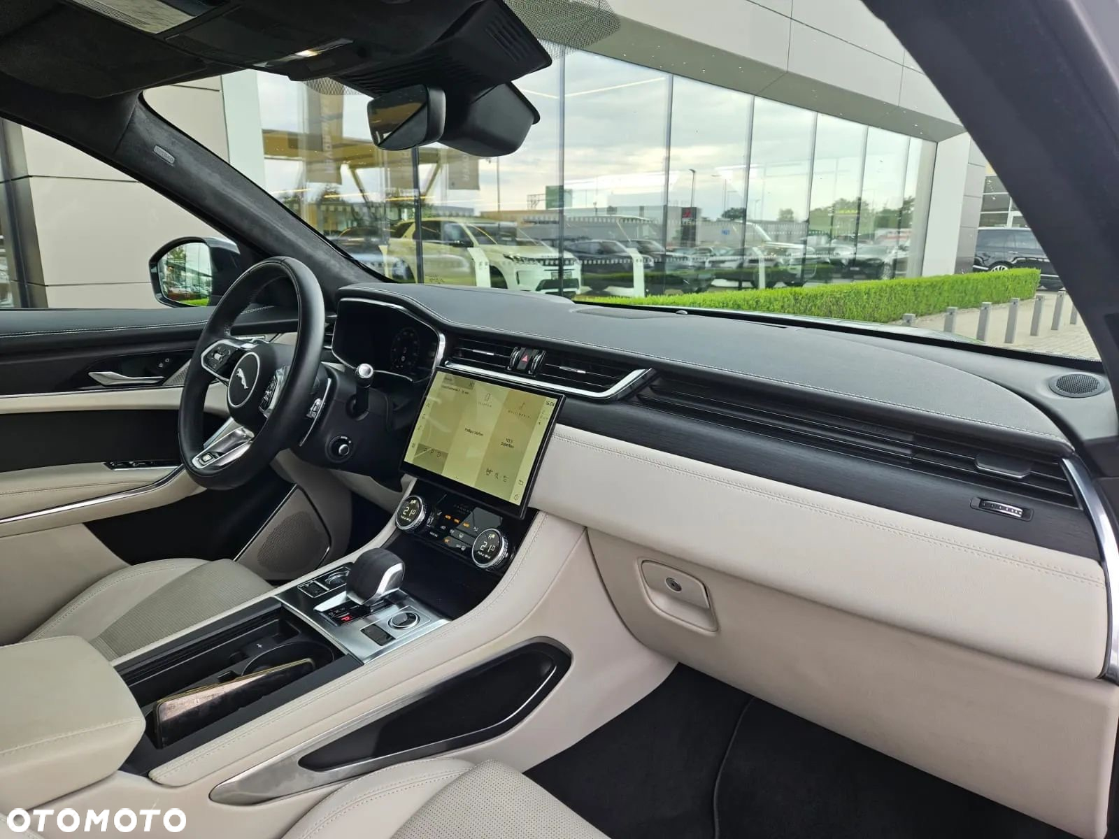Jaguar F-Pace 2.0 P250 mHEV AWD R-Dynamic HSE - 6