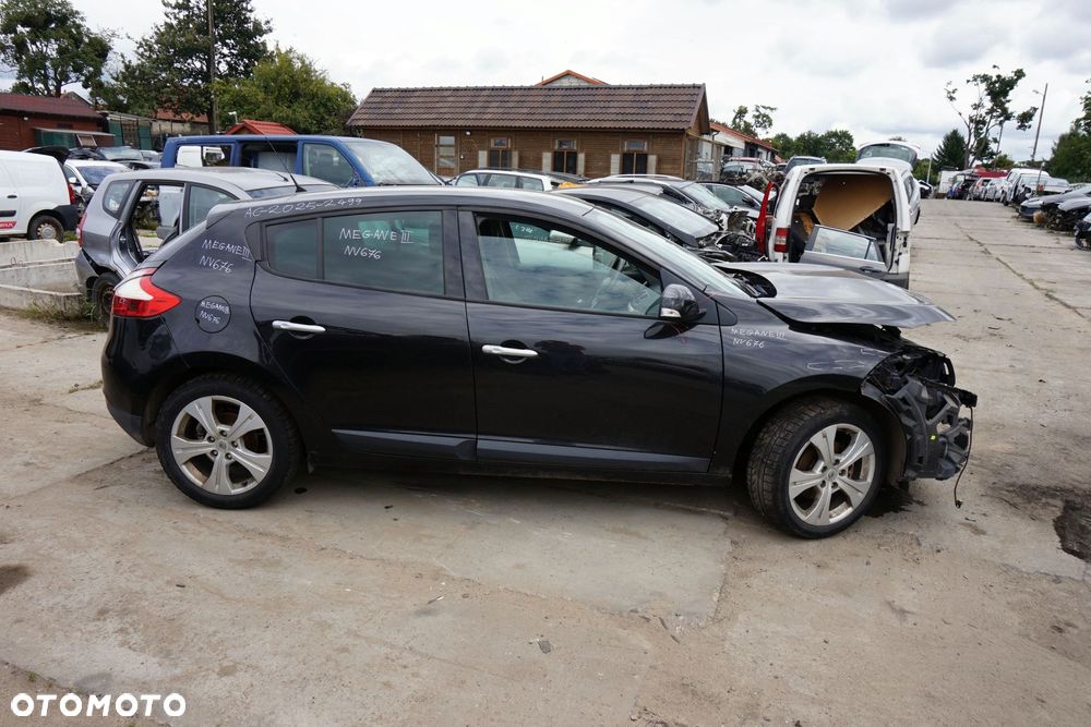 RENAULT MEGANE III PH1 5D HB 2009 NV676 1.9 DCI F9Q870 130KM ND4001 CZARNY na części - 6
