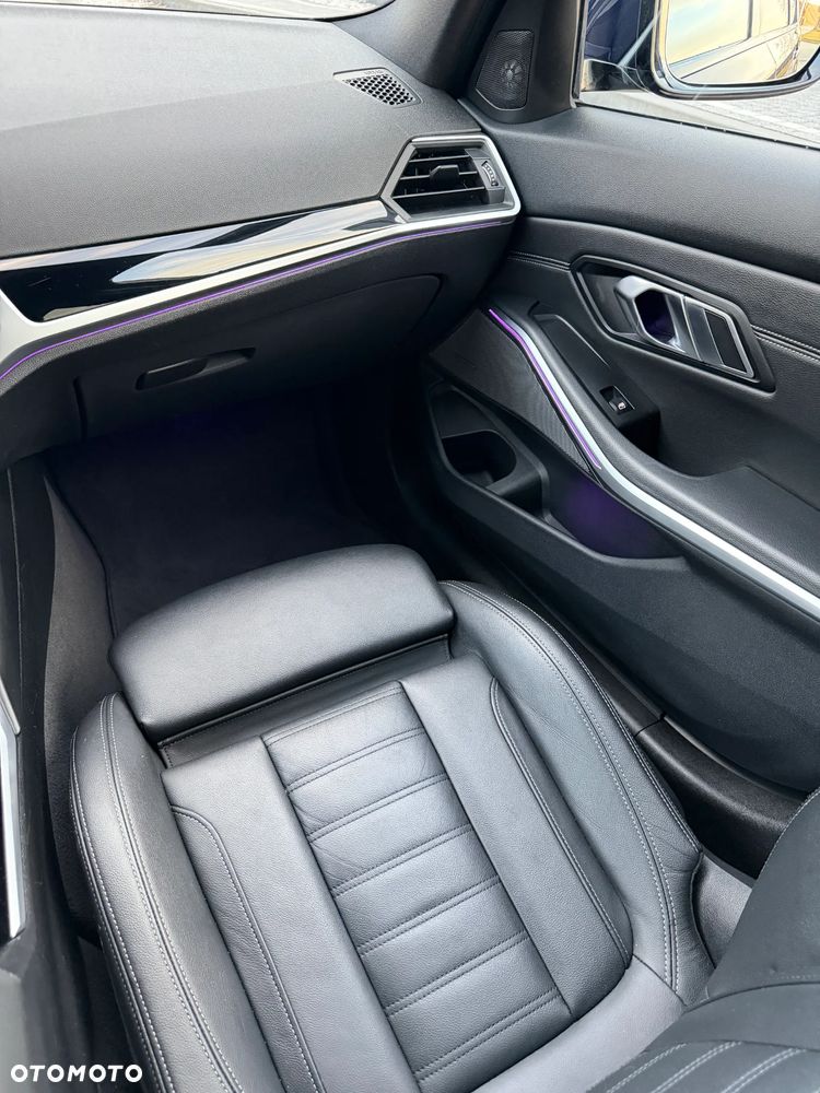 BMW Seria 3 M340i xDrive sport - 27