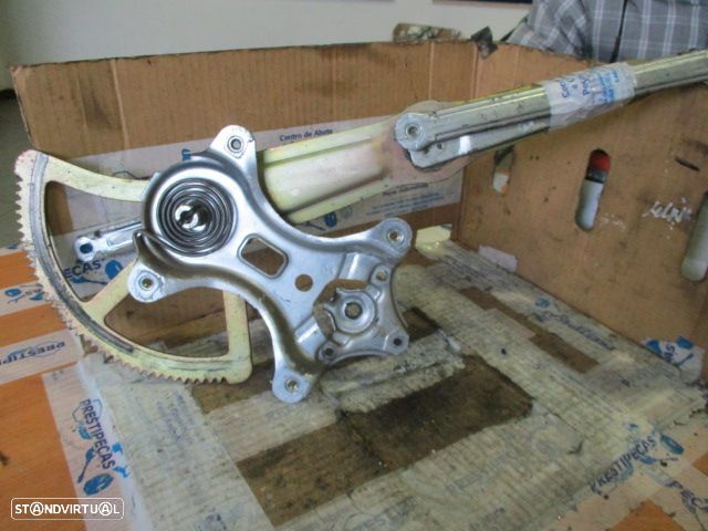 Elevador Sem Motor ELEVSM882 TOYOTA AVENSIS VERSO 2004 5P FE - 3