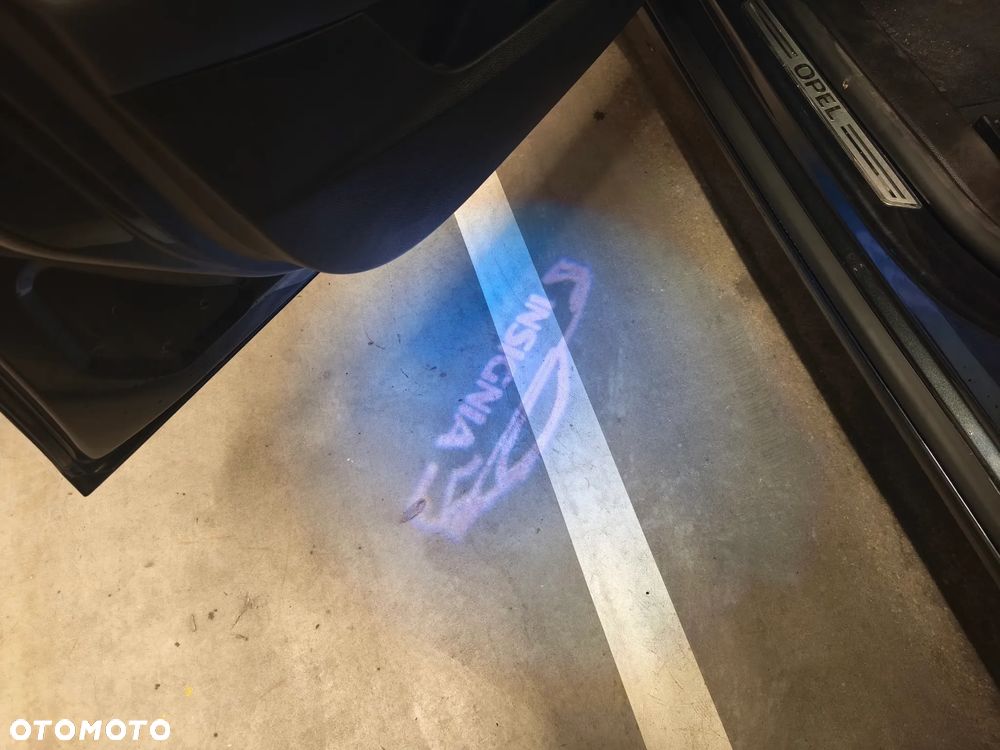 Opel Insignia 2.0 T SportsTourer 4x4 ecoFLEX Start/Stop - 13