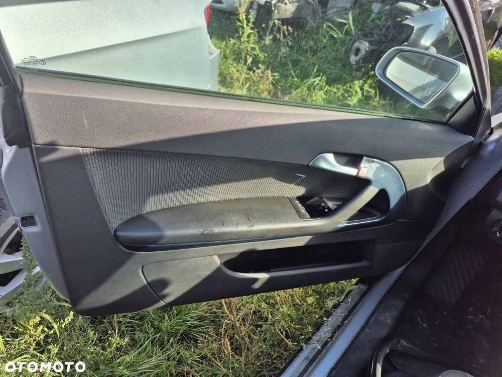 Boczek podłokietnik lewy kierowcy audi a3 8p - 2